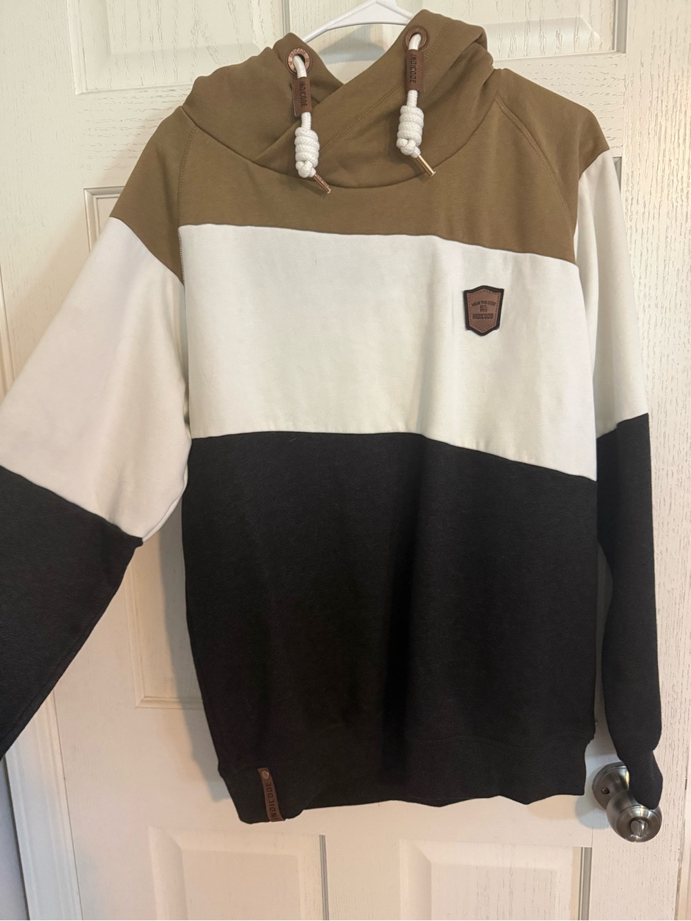 Colorblock Hooded Sweater in Olive, White & Black